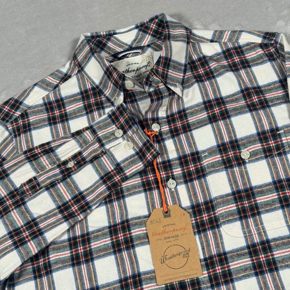 Weatherproof Vintage Button Down Mens Small White Holiday Tartan Plaid Flannel